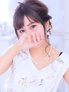愛葉ももか